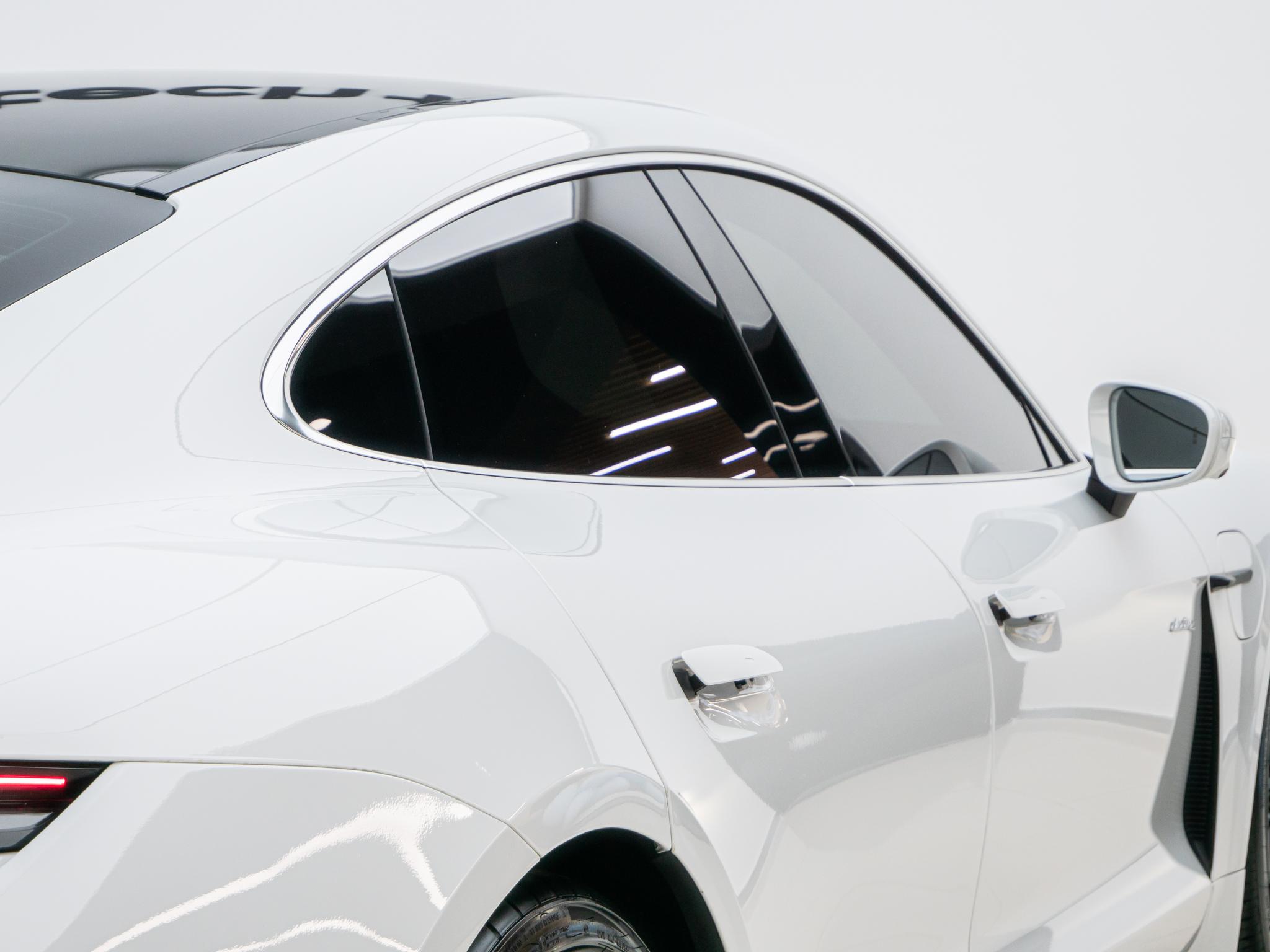 Porsche Taycan 2019 Taycan Turbo