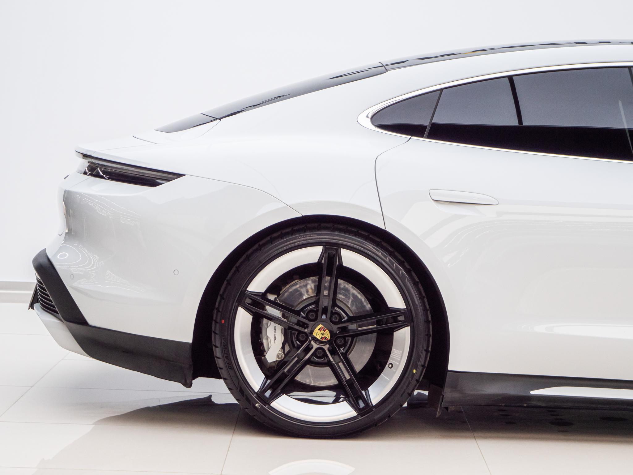 Porsche Taycan 2019 Taycan Turbo