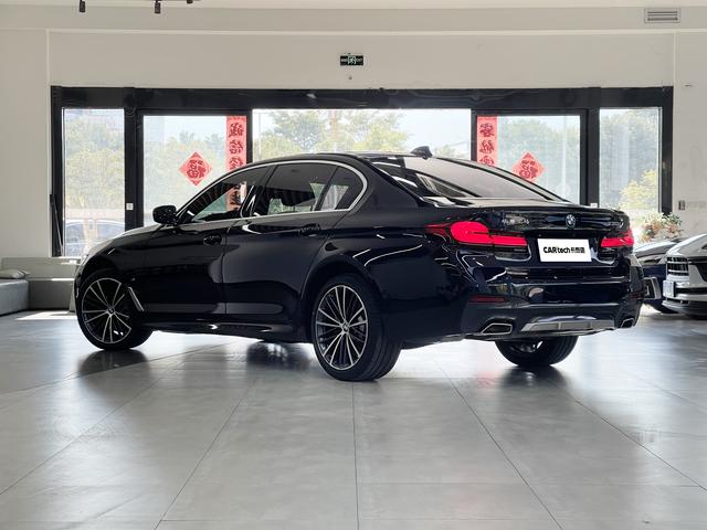 BMW 5-Series 2023 530 Li Leading M — фото 4