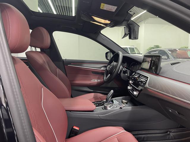 BMW 5-Series 2023 530 Li Leading M — фото 20