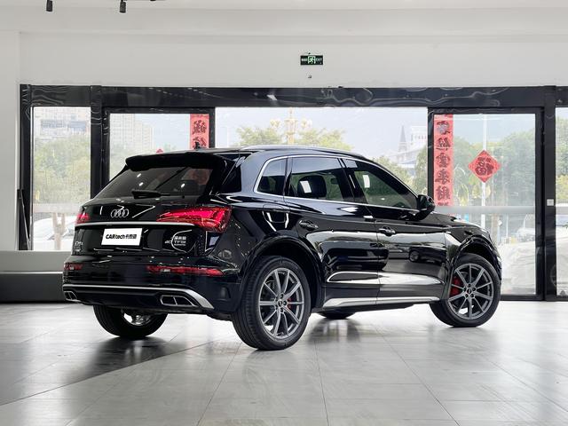 Audi Q5L 2022 40 T RS — фото 6