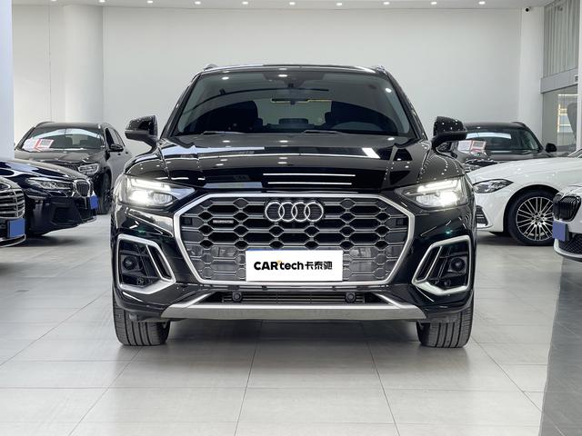 Audi Q5L 2022 40 T RS — фото 2