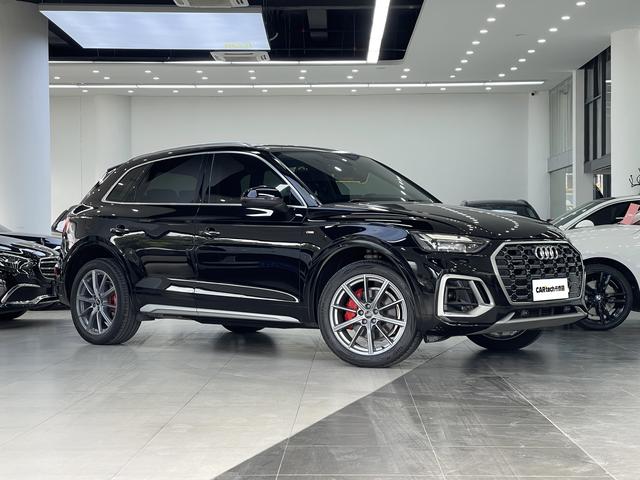 Audi Q5L 2022 40 T RS — фото 3