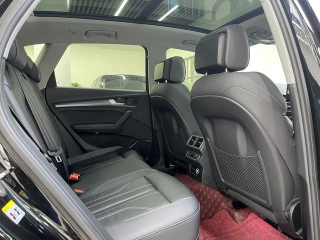 Audi Q5L 2022 40 T RS — фото 18