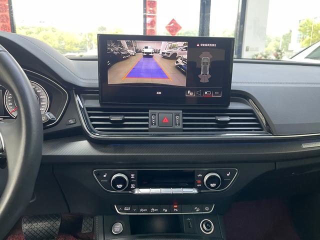 Audi Q5L 2022 40 T RS — фото 13