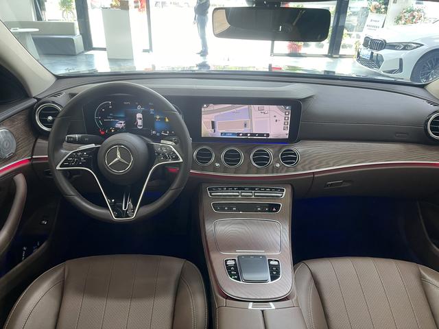 Mercedes-Benz E-Class 2023 E 300 L Luxury — фото 9