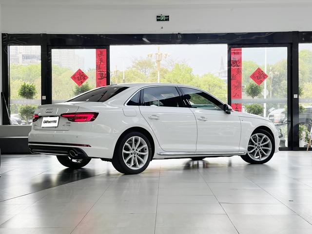 Audi A4L 2018 30 40 TFSI — фото 5