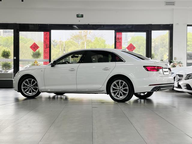 Audi A4L 2018 30 40 TFSI — фото 3