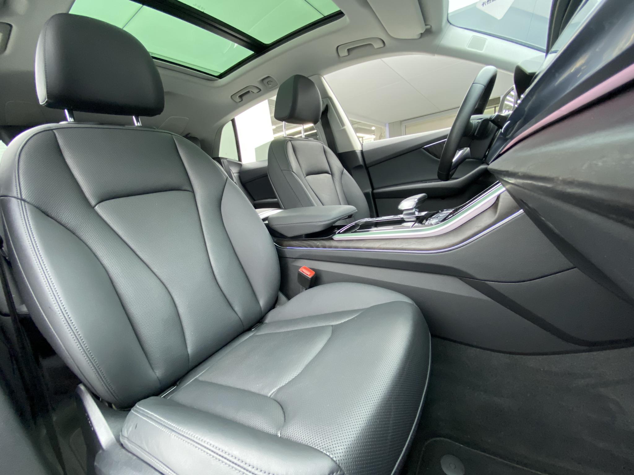 Audi Q8 2022 55 TFSI Luxury