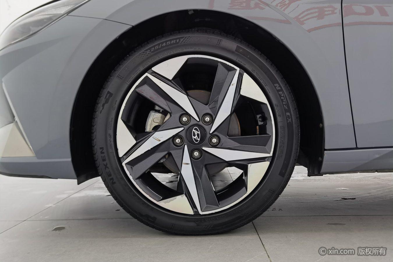 Hyundai Elantra 2022 1.5L CVT LUX Luxury