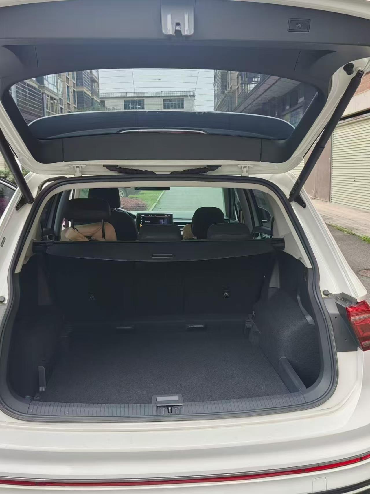 Volkswagen Tiguan L L 2022 330TSI AT R-Line