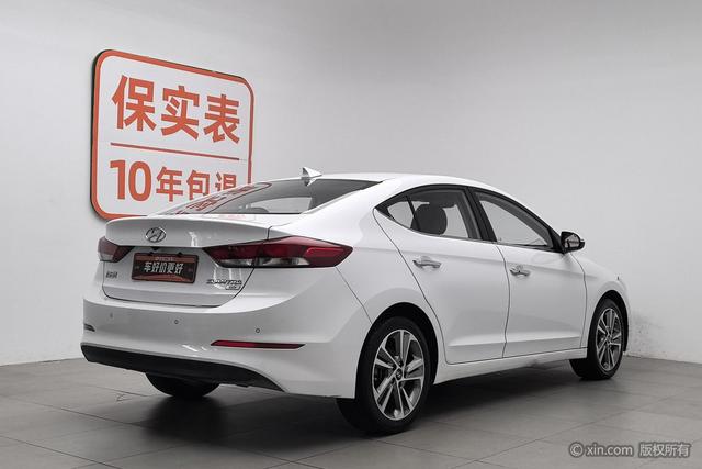 Hyundai Elantra — фото 4