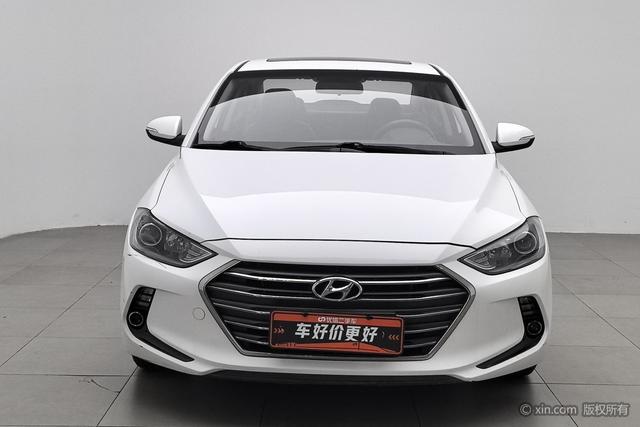 Hyundai Elantra — фото 2