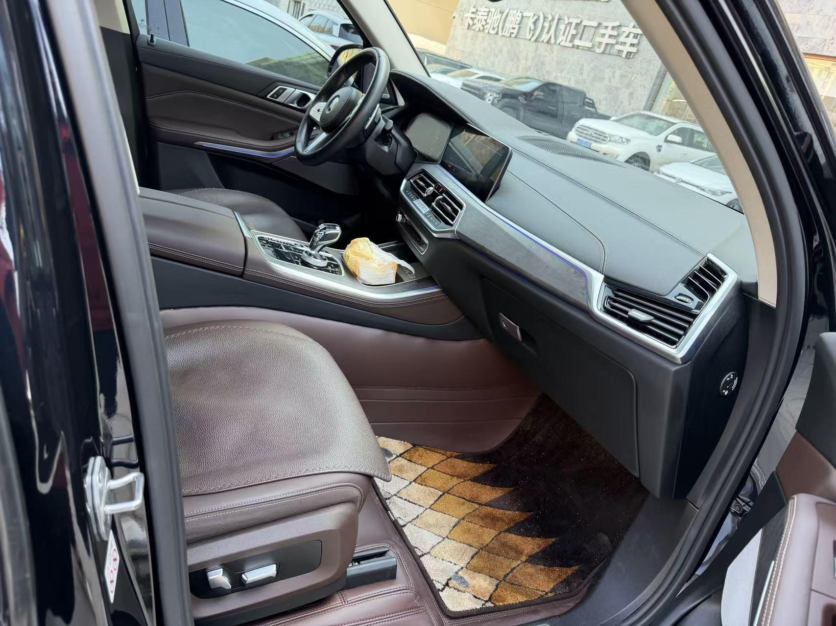 BMW X5 2022 xDrive 30Li Premium M Sport