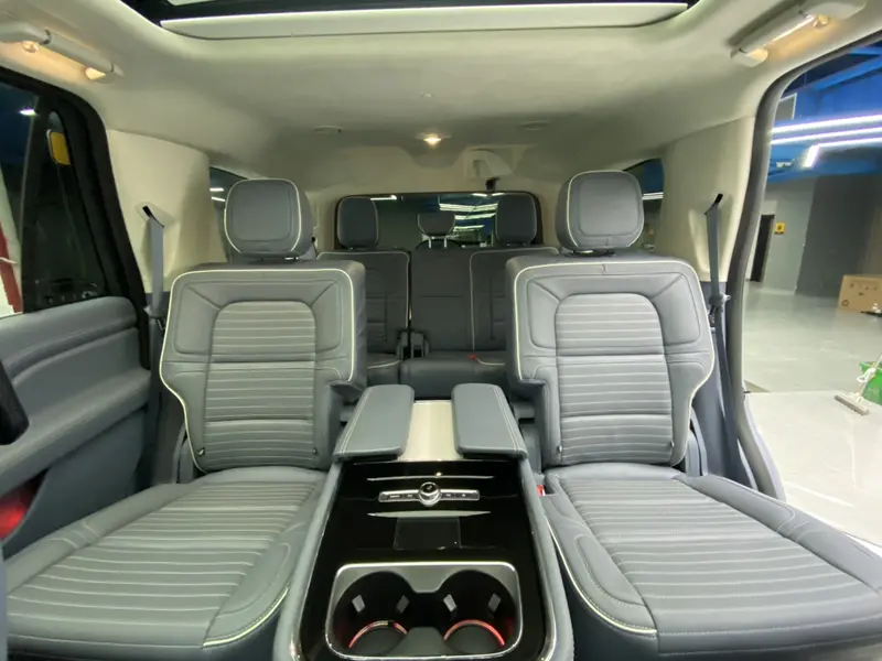 Lincoln Navigator — фото 19