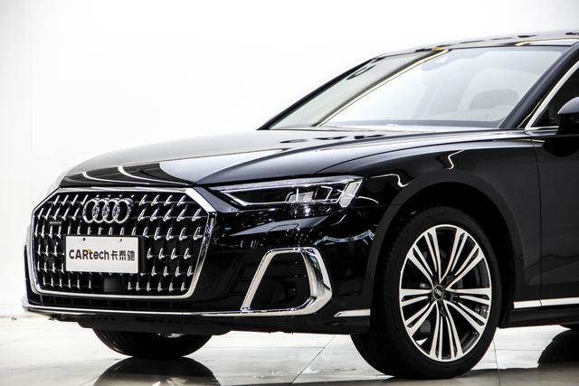 Audi A8 2024 A 8 L 45 TFSI quattro Luxury — фото 10