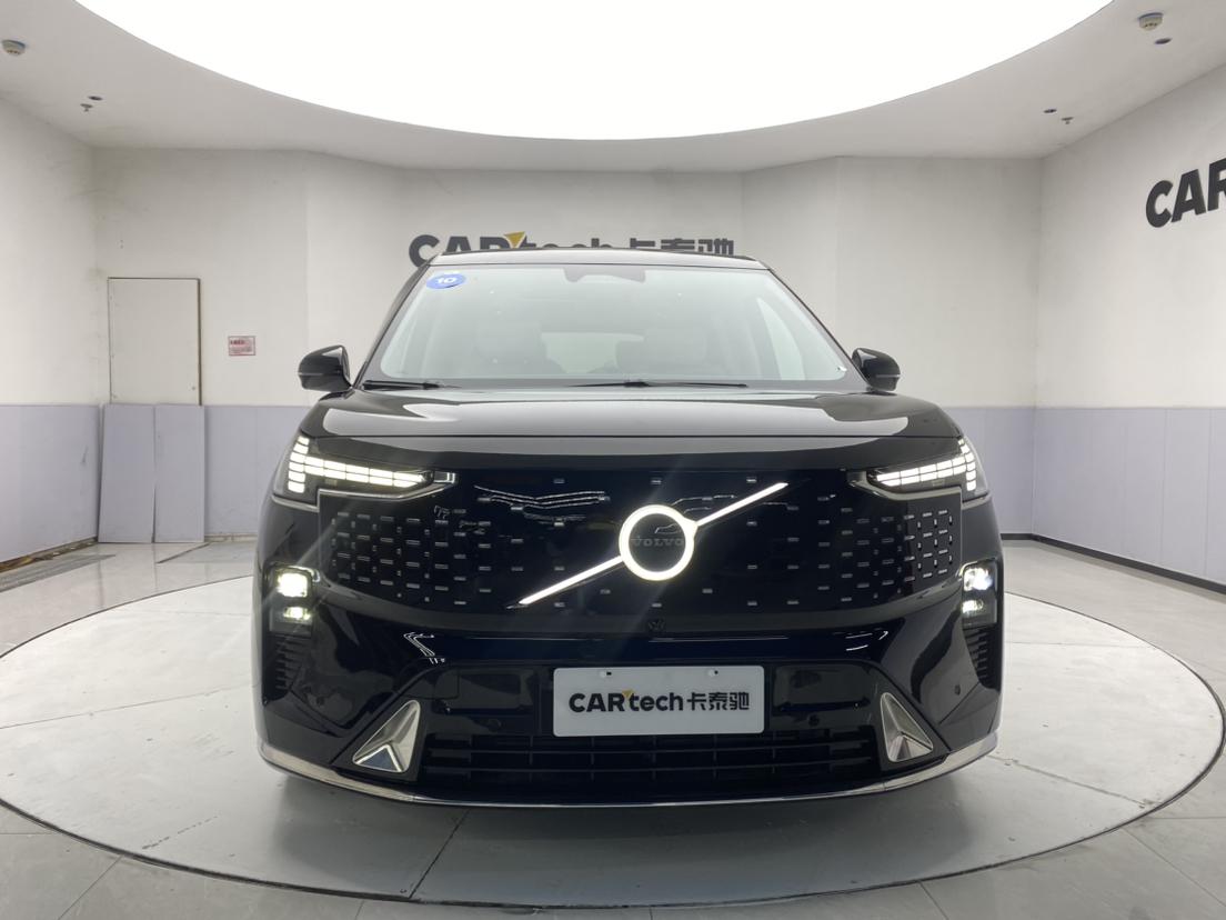 Volvo EM90 2025 Ultra мест