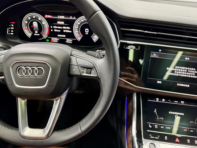 Audi Q7 2023 45 TFSI quattro S line Sport — фото 15