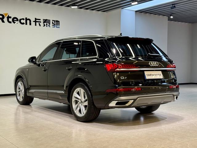 Audi Q7 2023 45 TFSI quattro S line Sport — фото 5