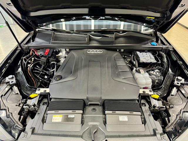 Audi Q7 2023 45 TFSI quattro S line Sport — фото 8
