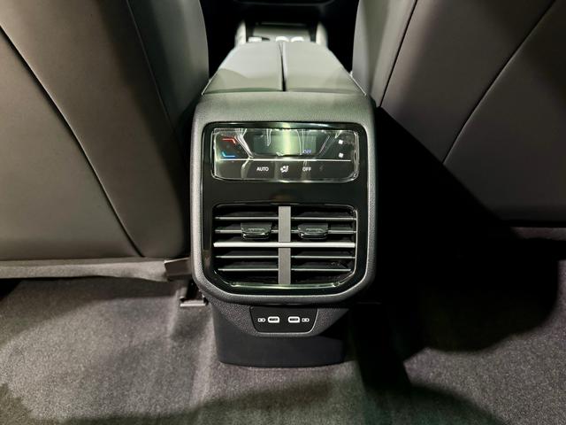 Volkswagen Passat 2025 Pro 380 TSI — фото 12