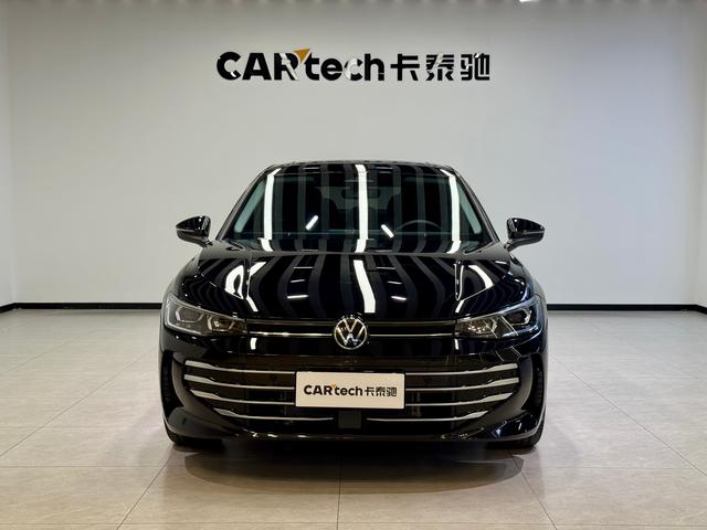 Volkswagen Passat 2025 Pro 380 TSI — фото 2