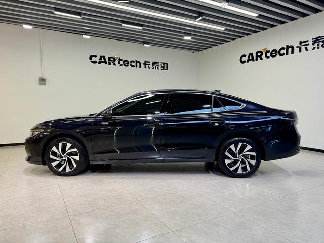 Volkswagen Passat 2025 Pro 380 TSI — фото 4