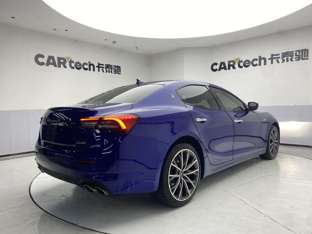 Maserati Ghibli 2021 2.0 T — фото 7