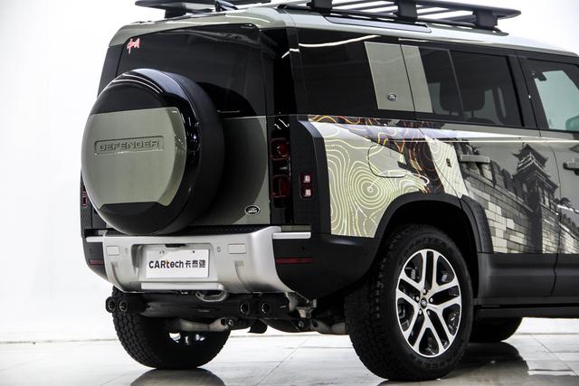 Land Rover Defender 2023 110 3.0 T P 400 — фото 14