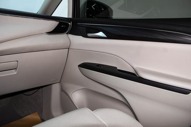 Buick GL8 2023 ES 2.0 T Comfort — фото 15
