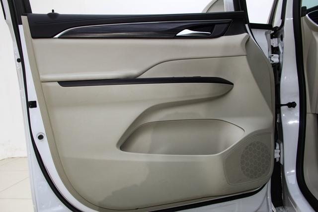Buick GL8 2023 ES 2.0 T Comfort — фото 12