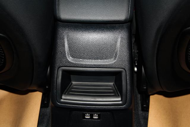 BMW 1-Series 2019 120i Leading M — фото 12