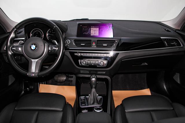 BMW 1-Series 2019 120i Leading M — фото 19