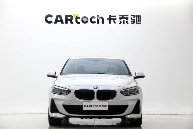 BMW 1-Series 2019 120i Leading M — фото 2