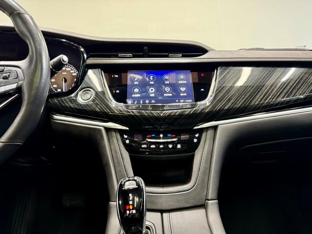 Cadillac XT6 2022 2.0 T 4 WDLuxury — фото 15