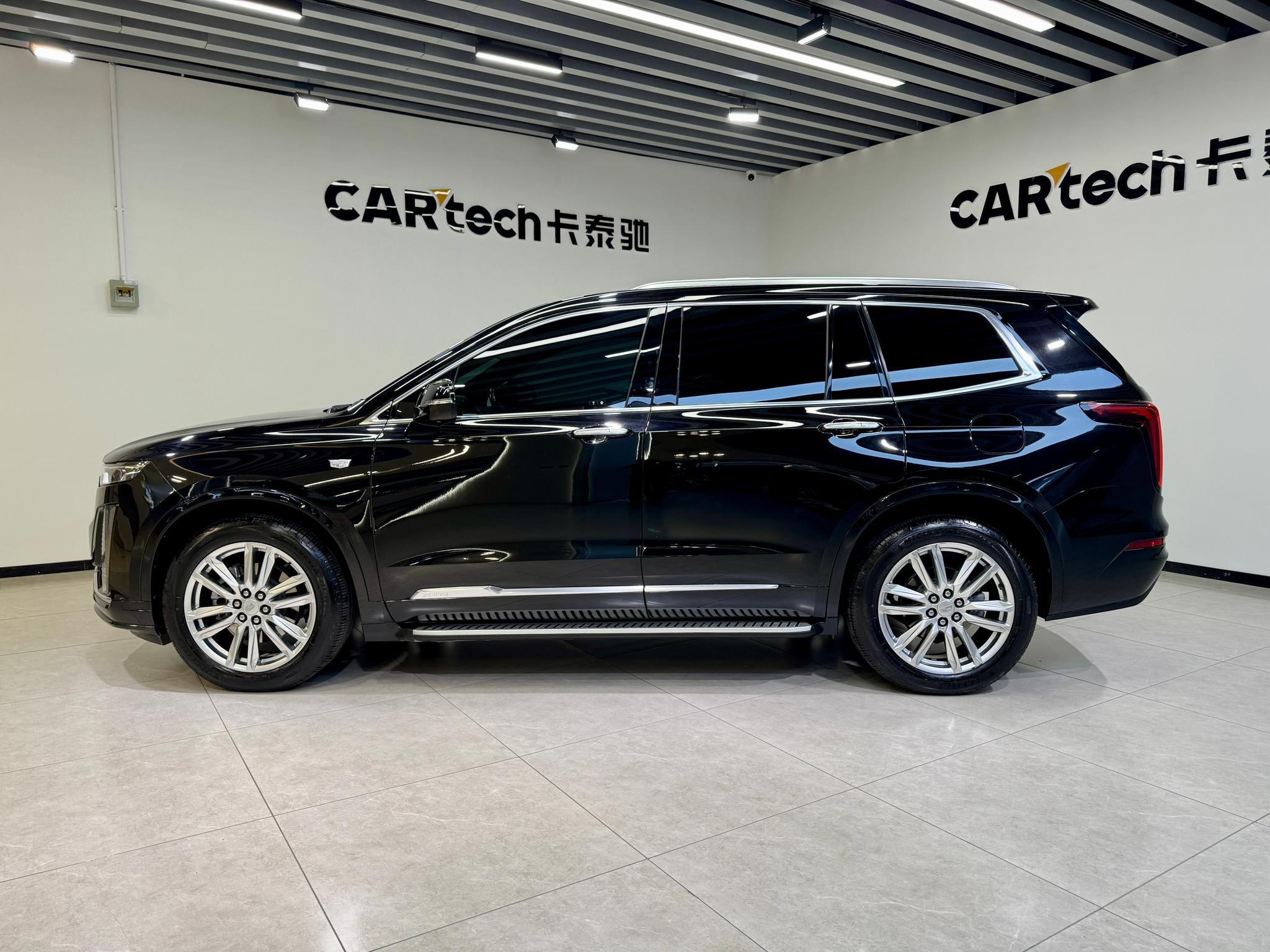 Cadillac XT6 2022 2.0T мест Luxury