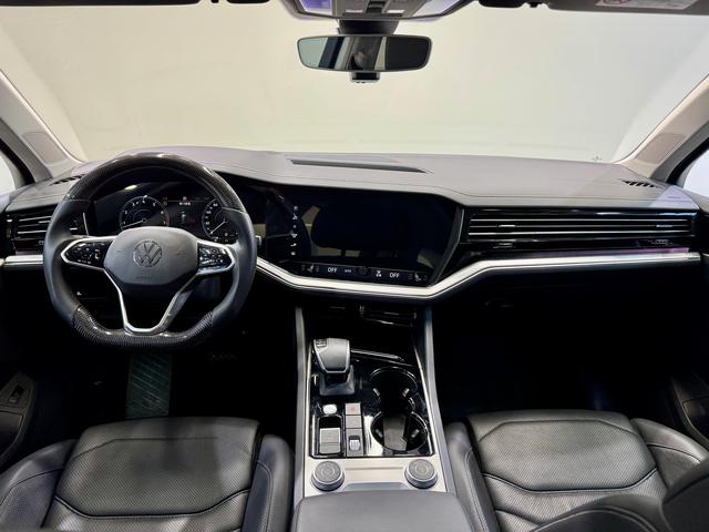 Volkswagen Touareg 2022 3.0 TSI — фото 18