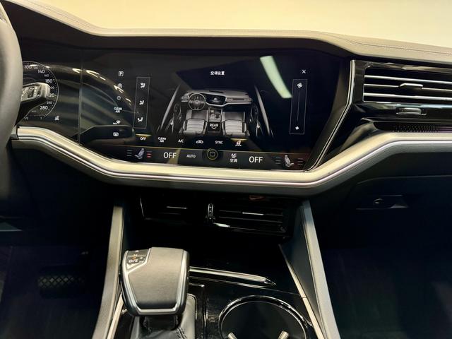 Volkswagen Touareg 2022 3.0 TSI — фото 19