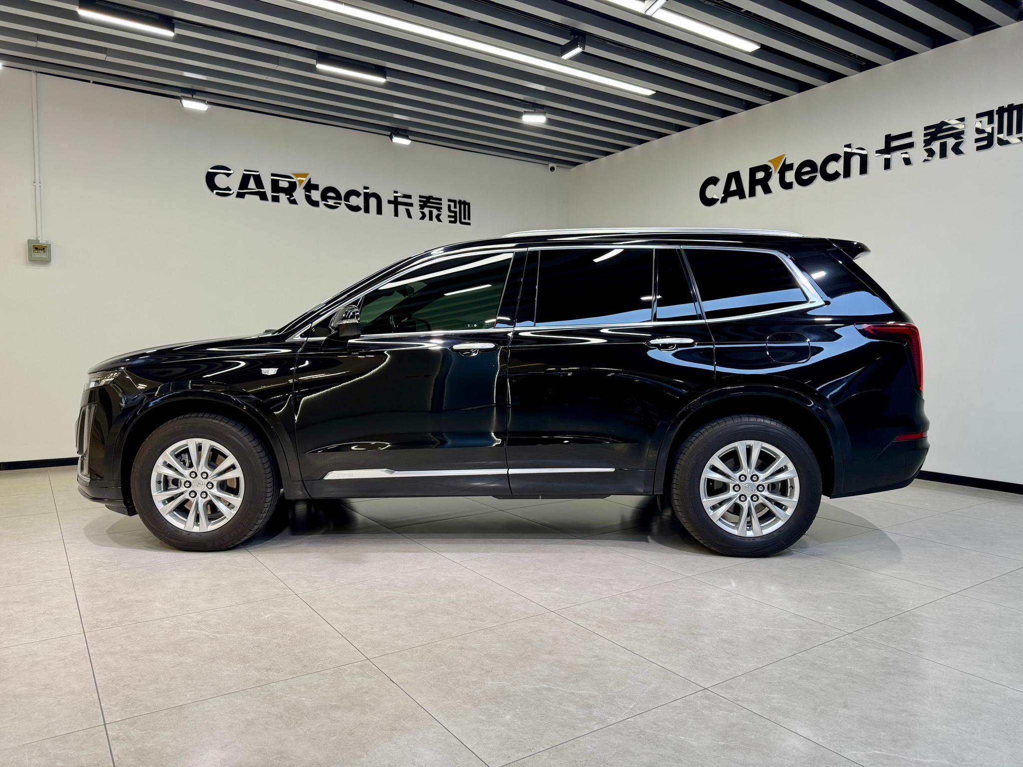 Cadillac XT6 2022 2.0T мест