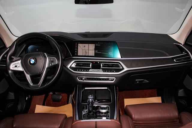 BMW X7 2022 x Drive 40i Leading — фото 17