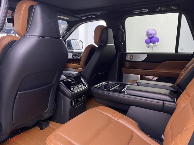 Lincoln Navigator 2020 3.5 T — фото 13