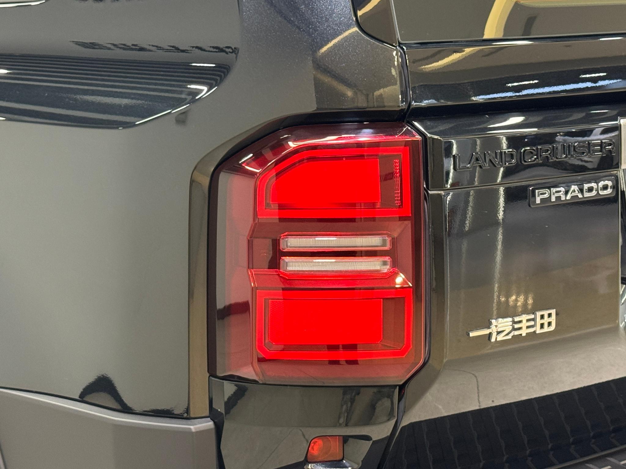 Toyota Land Cruiser Prado 2024 2.4T TX 5 мест