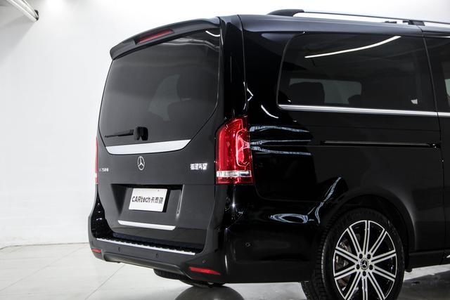 Mercedes-Benz V-Class 2022 V 260 L — фото 10