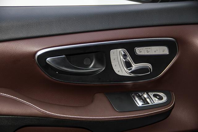 Mercedes-Benz V-Class 2022 V 260 L — фото 14