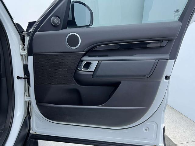 Land Rover Discovery 2017 3.0 V 6 SE — фото 13