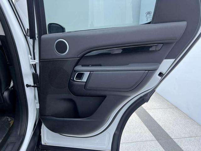 Land Rover Discovery 2017 3.0 V 6 SE — фото 10