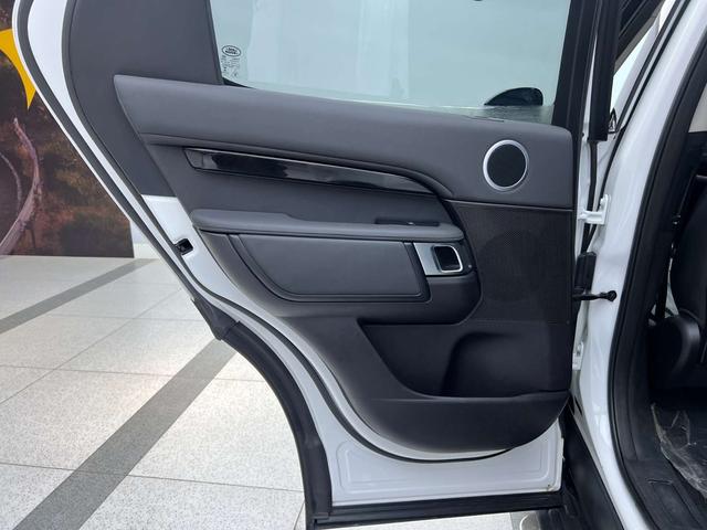 Land Rover Discovery 2017 3.0 V 6 SE — фото 11