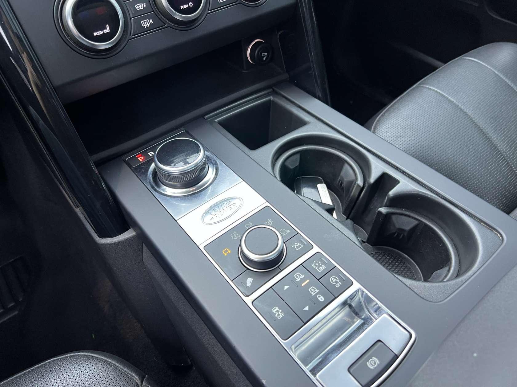 Land Rover Discovery 2017 3.0 V6 SE