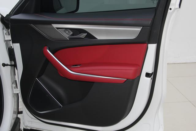 Jaguar F-PACE 2024 P 250 R-Dynamic SE — фото 13