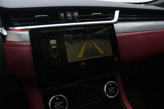 Jaguar F-PACE 2024 P 250 R-Dynamic SE — фото 18